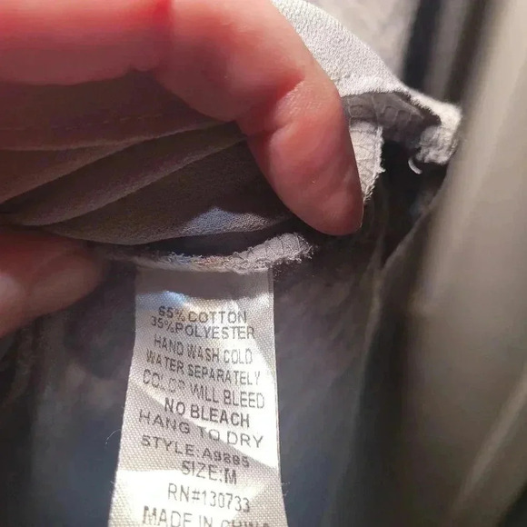 Umgee high low top long sleeve size medium - Picture 6 of 7